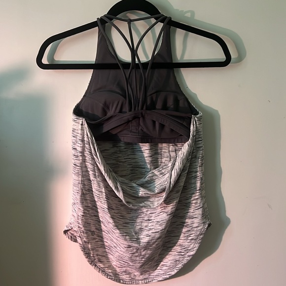 Lululemon Raise The Barre Tank, size 2 - Picture 2 of 3
